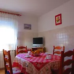 Apartmán In With Terrace, Air Conditioning, Wifi, Washing Machine 633-1 Pula