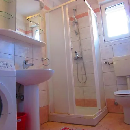 Apartman In With Terrace, Air Conditioning, Wifi, Washing Machine 633-1 *
