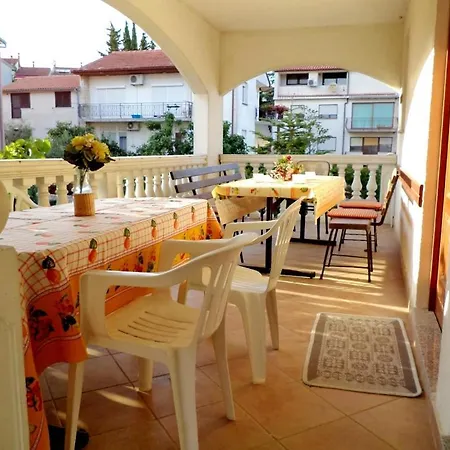 In With Terrace, Air Conditioning, Wifi, Washing Machine 633-1 Apartment